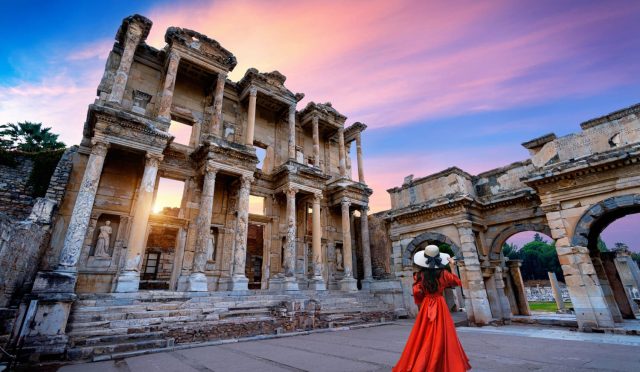 Efes Antik Kenti: Artemis Tapınağı ve Celsus Kütüphanesinin İzinde