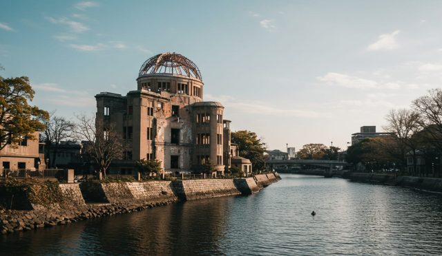 Hiroşima Barış Parkında Sessizlik: Atom Bombasının Anı Mekanları